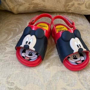 Melissa beach sandals